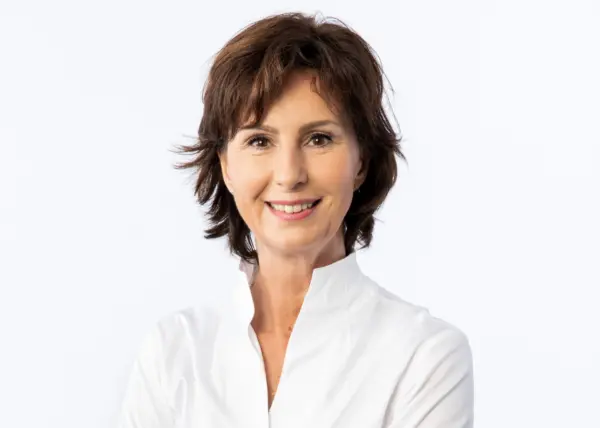 Portrait von Yvonne Averwerser